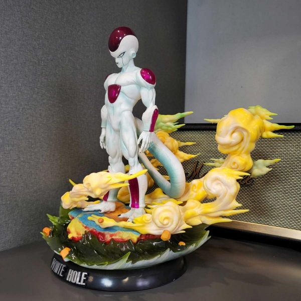 Mô hình Frieza siêu ngầu 2 đầu 31 cm có LED - Dragon Ball