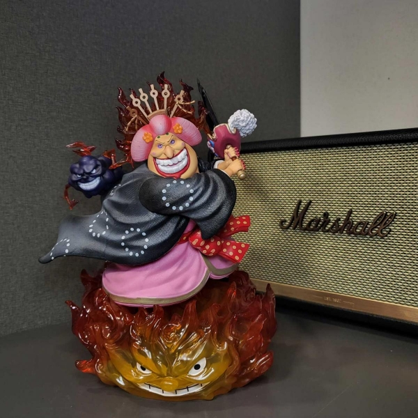 Mô hình Tứ Hoàng Big mom 25 cm có LED - One Piece