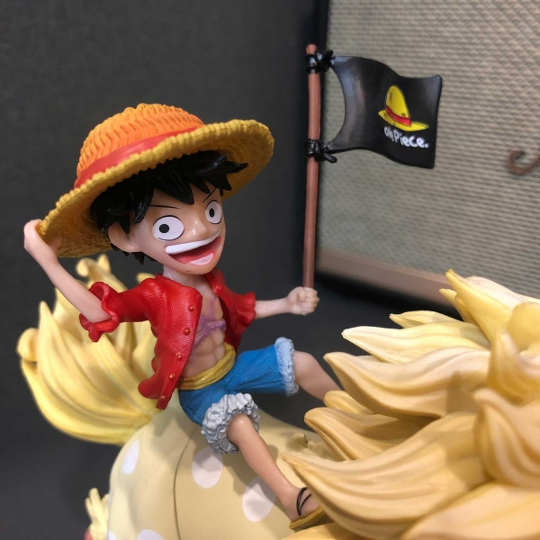 Mô hình Luffy cưỡi Komachiyo 15 cm - One Piece