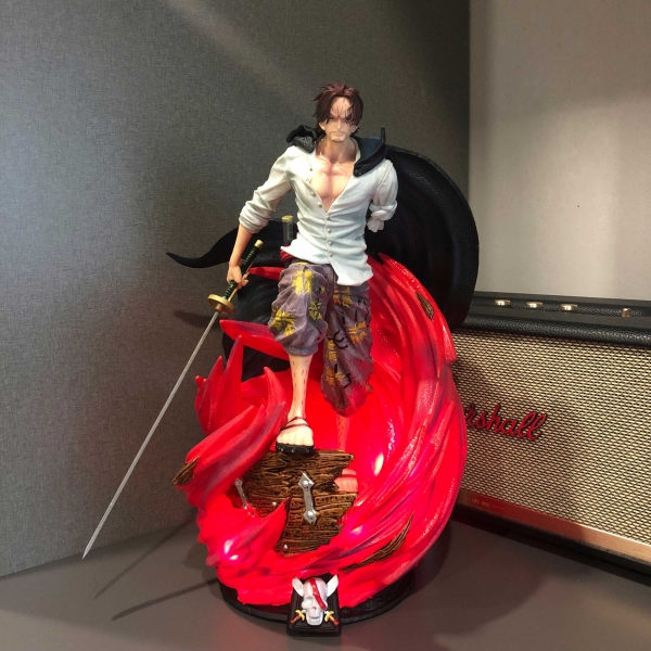 Mô hình Shanks tóc đỏ 39 cm có LED (usb) - One Piece