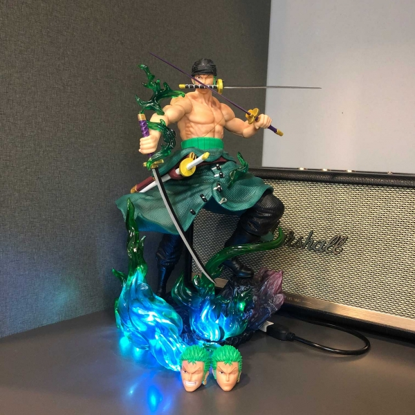 Mô hình Zoro Haki Bá Vương + 2 đầu 31 cm có LED - One Piece