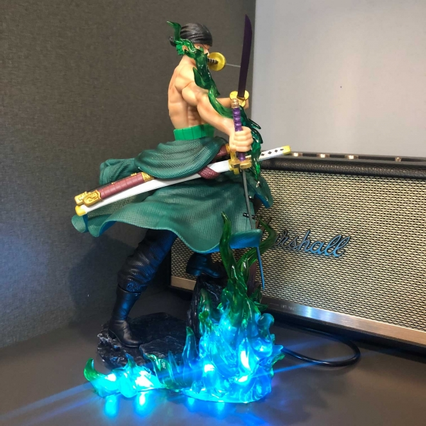 Mô hình Zoro Haki Bá Vương + 2 đầu 31 cm có LED - One Piece