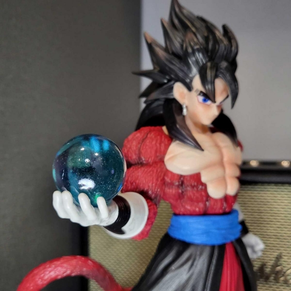 Mô hình Vegito ssj4 cầm ngọc 30 cm - Dragon Ball