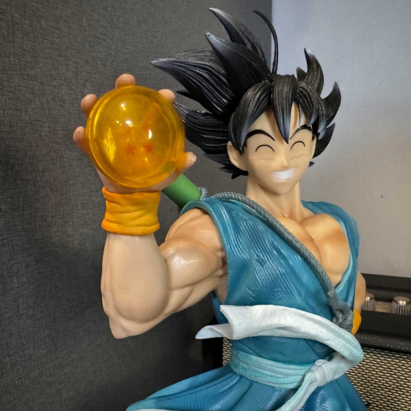 Mô hình Goku cầm ngọc rồng 41 cm - Dragon Ball