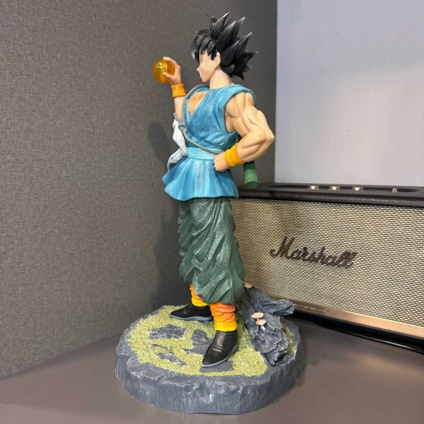 Mô hình Goku cầm ngọc rồng 41 cm - Dragon Ball