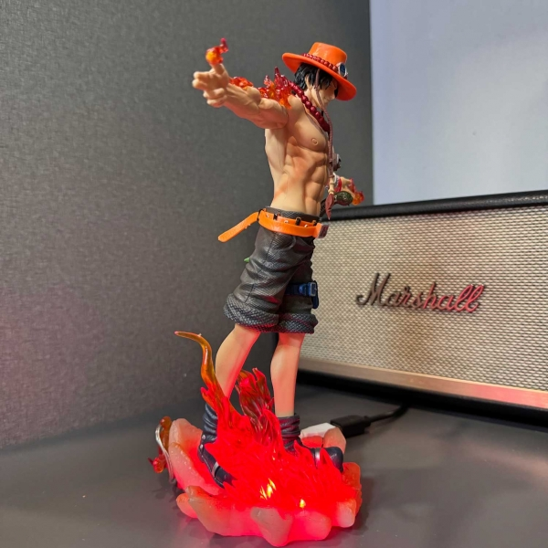 Mô hình Ace Giang Tay 22 cm có LED - One Piece