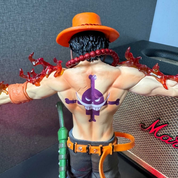 Mô hình Ace Giang Tay 22 cm có LED - One Piece