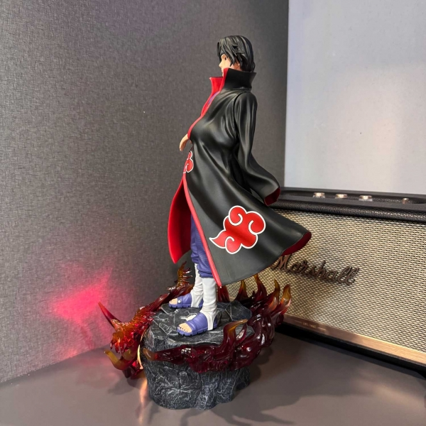 Mô hình Itachi Akatsuki 40 cm có LED - Naruto