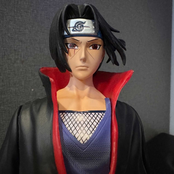 Mô hình Itachi Akatsuki 40 cm có LED - Naruto