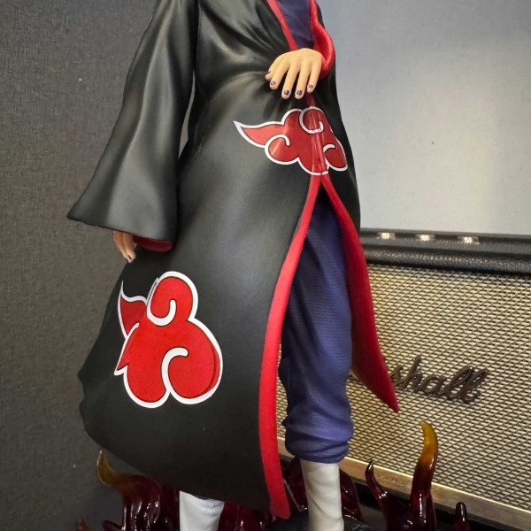 Mô hình Itachi Akatsuki 40 cm có LED - Naruto