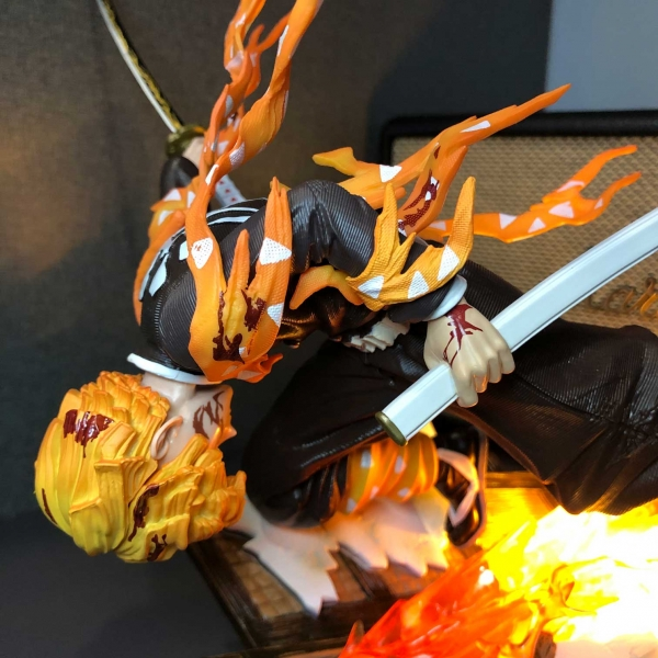 Mô hình Zenitsu Hỏa Thần 28 cm có LED usb - Kimetsu No Yaiba