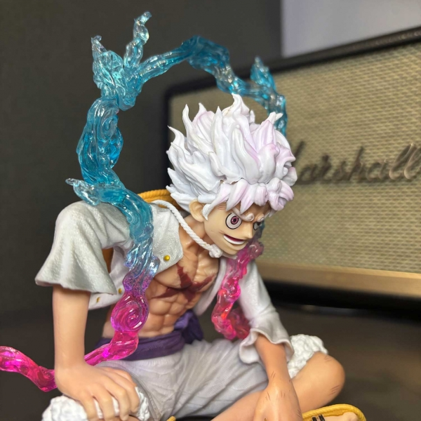 Mô hình Luffy Gear 5 Nika ngồi cười 15 cm - One Piece