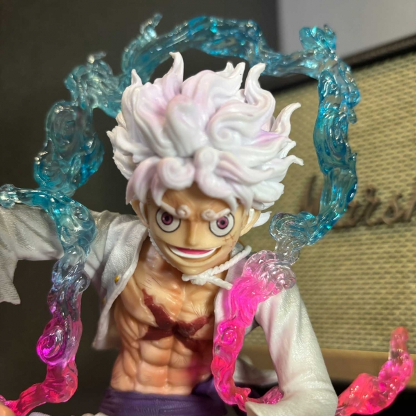 Mô hình Luffy Gear 5 Nika ngồi cười 15 cm - One Piece
