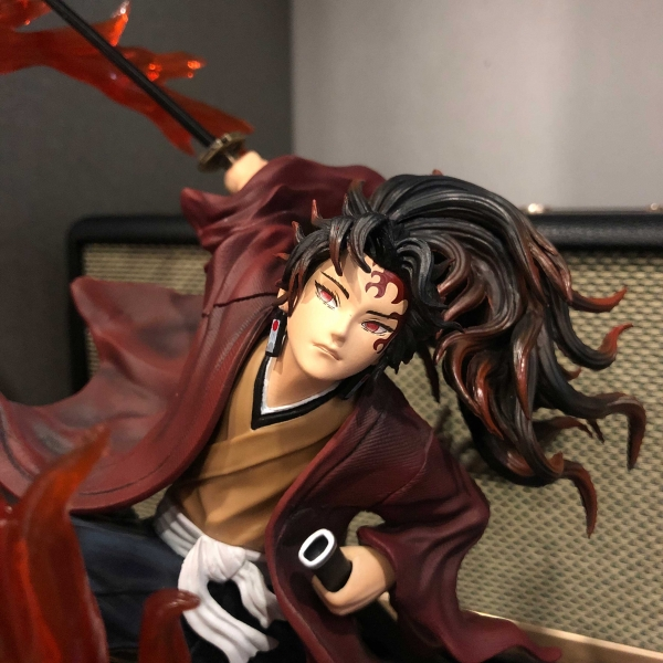Mô hình Tsugikuni Yoriichi chiến đấu 30cm - Kimetsu No Yaiba