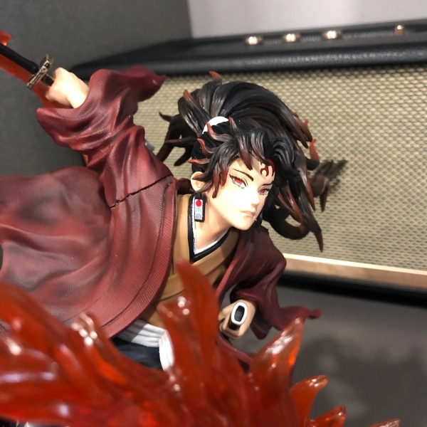 Mô hình Tsugikuni Yoriichi chiến đấu 30cm - Kimetsu No Yaiba