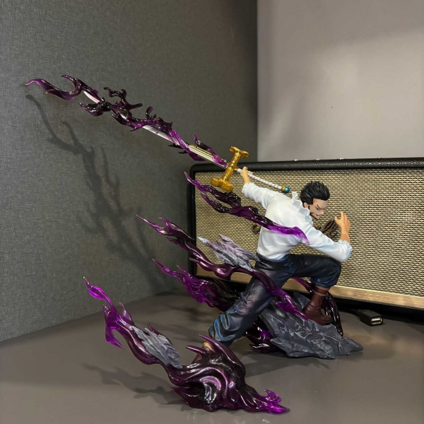 Mô hình Mihawk chiến đấu  32 cm - One Piece