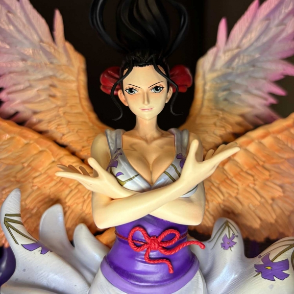 Mô hình Nico Robin hoa thiên cúc 34 cm có LED - One Piece