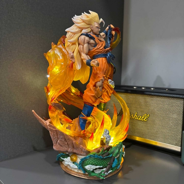 Mô hình Son Goku xé áo 44 cm có LED - Dragon Ball