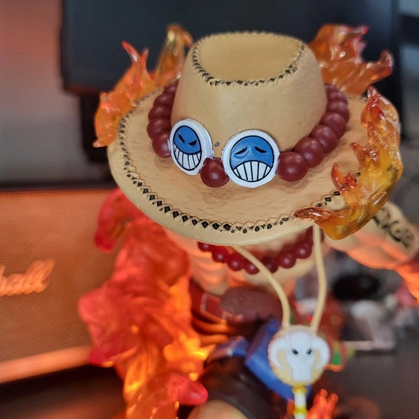 Mô hình ACE chiến đấu 24 cm có LED (usb) - One Piece