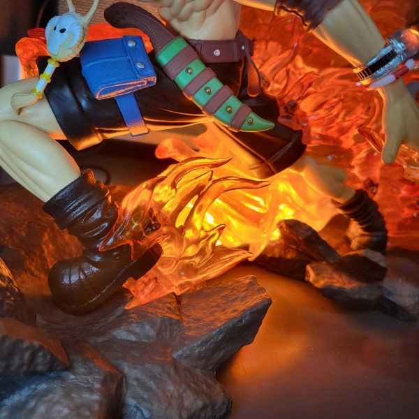 Mô hình ACE chiến đấu 24 cm có LED (usb) - One Piece