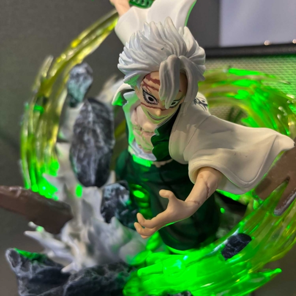 Mô hình Phong Trụ Sanemi chiến đấu 29 cm có LED usb- Kimetsu No Yaiba