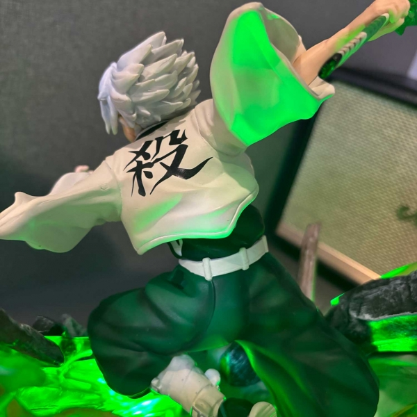 Mô hình Phong Trụ Sanemi chiến đấu 29 cm có LED usb- Kimetsu No Yaiba