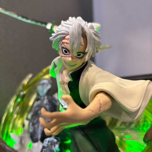 Mô hình Phong Trụ Sanemi chiến đấu 29 cm có LED usb- Kimetsu No Yaiba