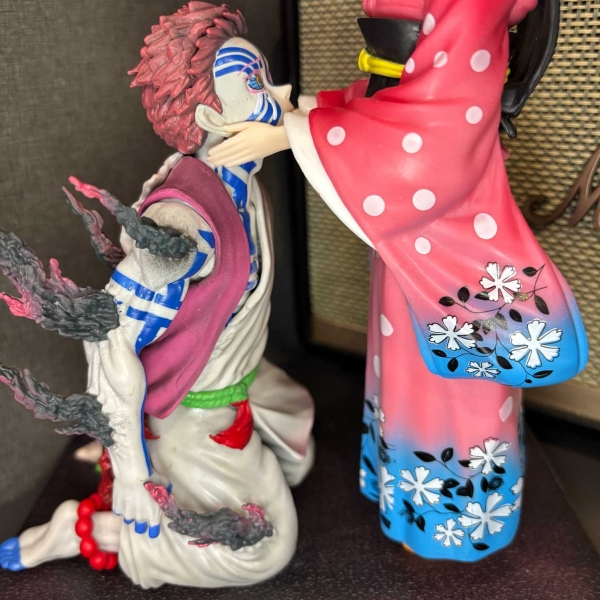 Mô hình Akaza tình yêu vĩnh cửu 27 cm - Kimetsu No Yaiba