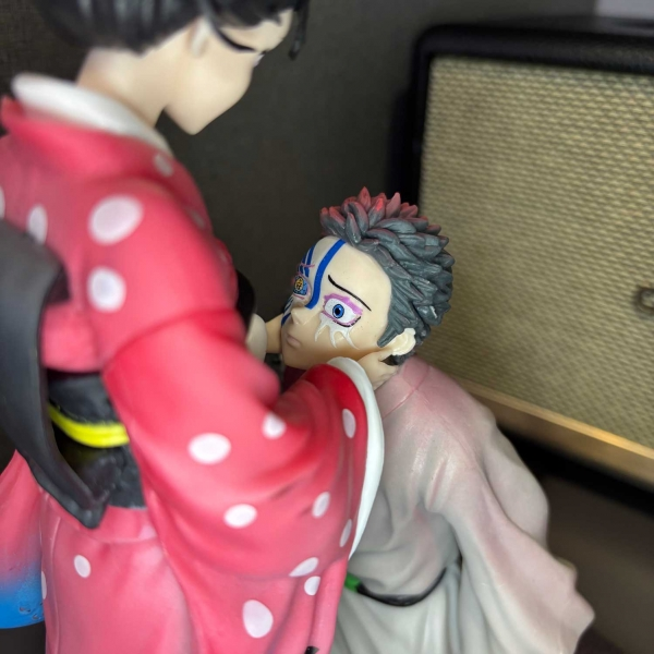 Mô hình Akaza tình yêu vĩnh cửu 27 cm - Kimetsu No Yaiba