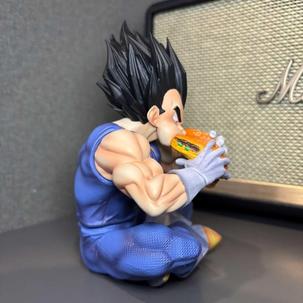Mô hình Vegeta ăn Hamberger 14 cm - Dragon Ball
